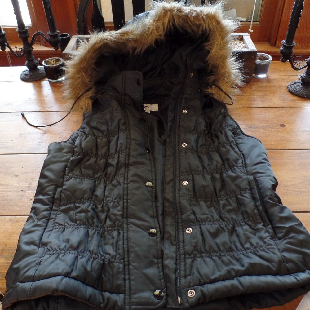 So L Large Grey Vest with Faux Fur Hood